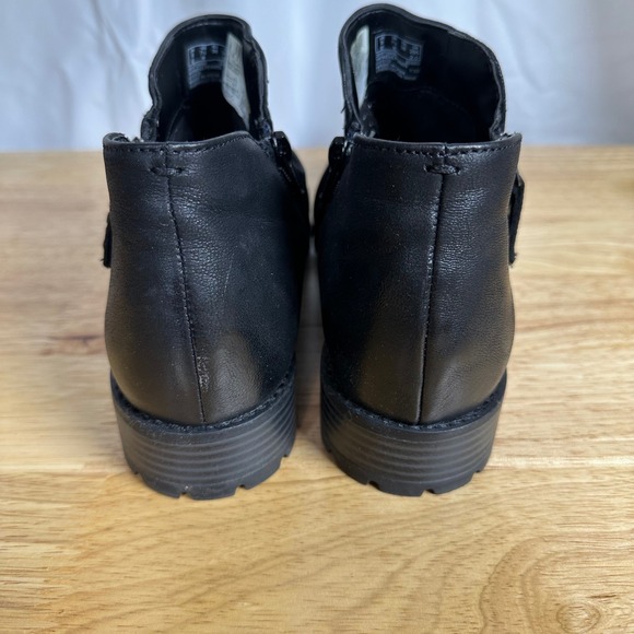 Clarks Women's Hearth Dove Black Leather‎ Ruched Ankle Booties 7.5 Wide Classic - Picture 3 of 6